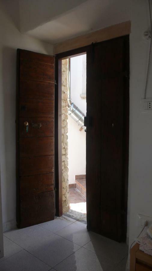 Depandance Elvira Basilico Apartment San Valentino in Abruzzo Citeriore Luaran gambar
